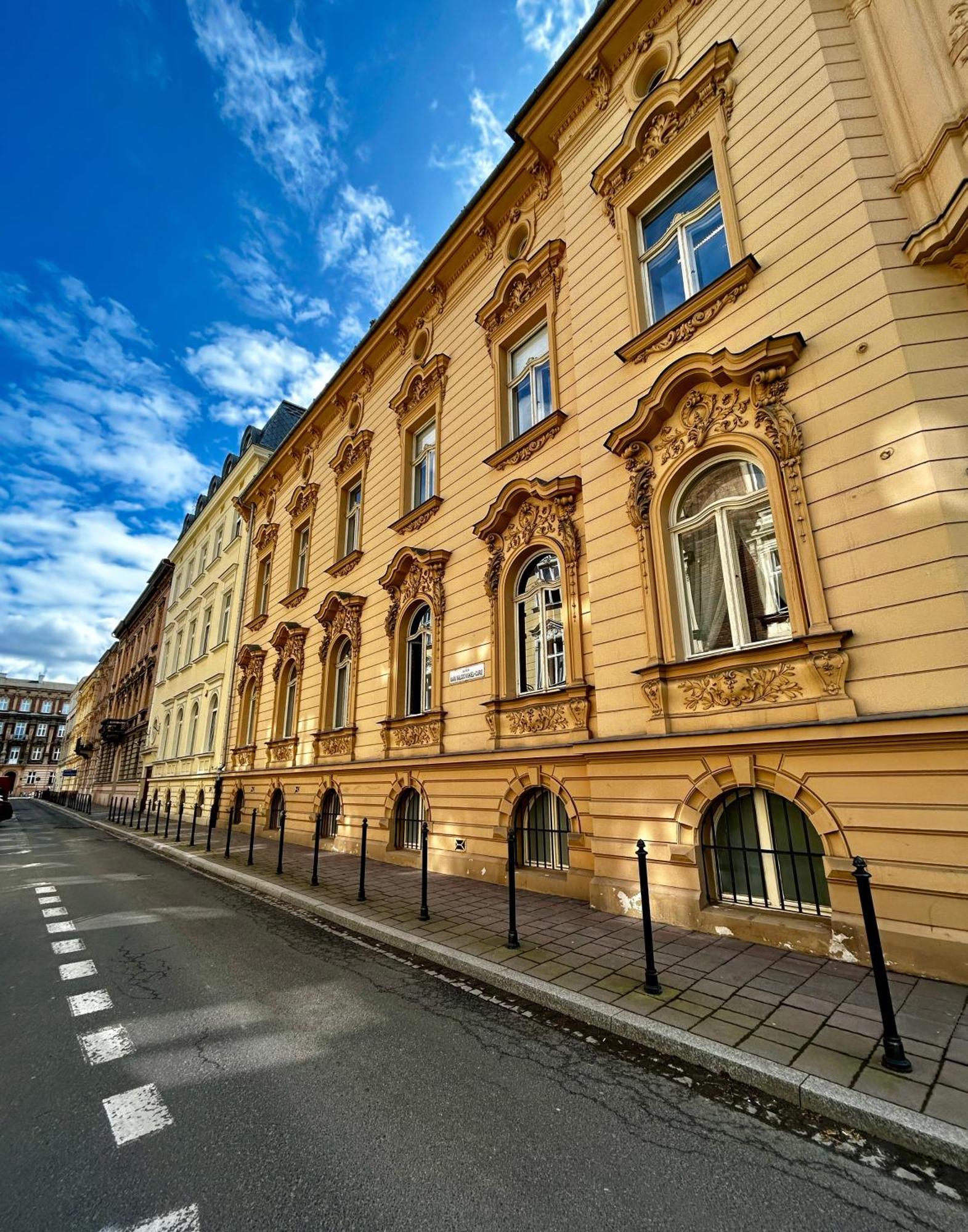 Harmony Aparthotel Krakow Exterior photo